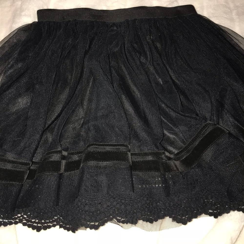 NWOT Adorable tulle/satin/crochet skirt - Picture 2 of 7